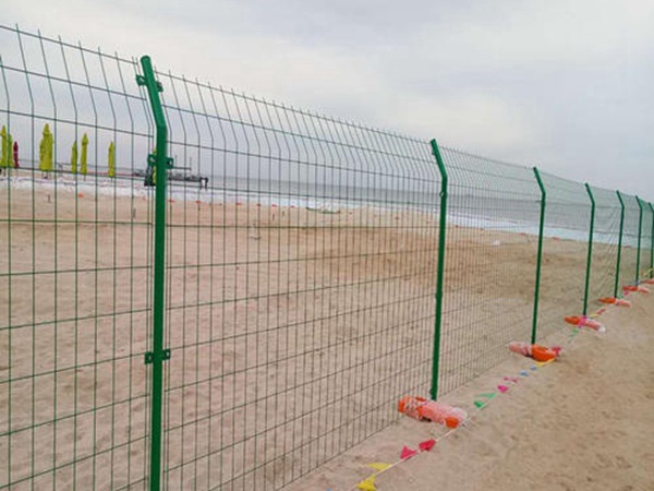 雙邊絲護(hù)欄