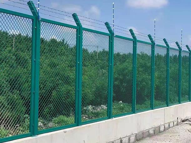 公路護(hù)欄網(wǎng)