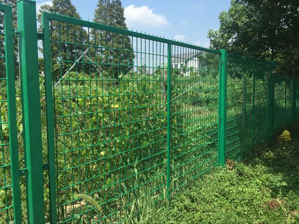 框架護(hù)欄網(wǎng) 