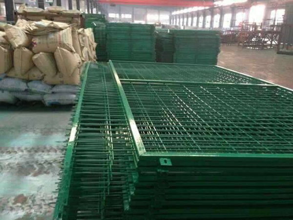 框架護(hù)欄網(wǎng) 