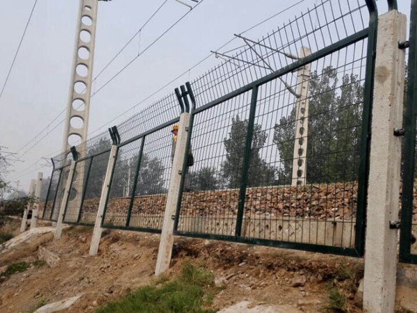 鐵路護(hù)欄網(wǎng)